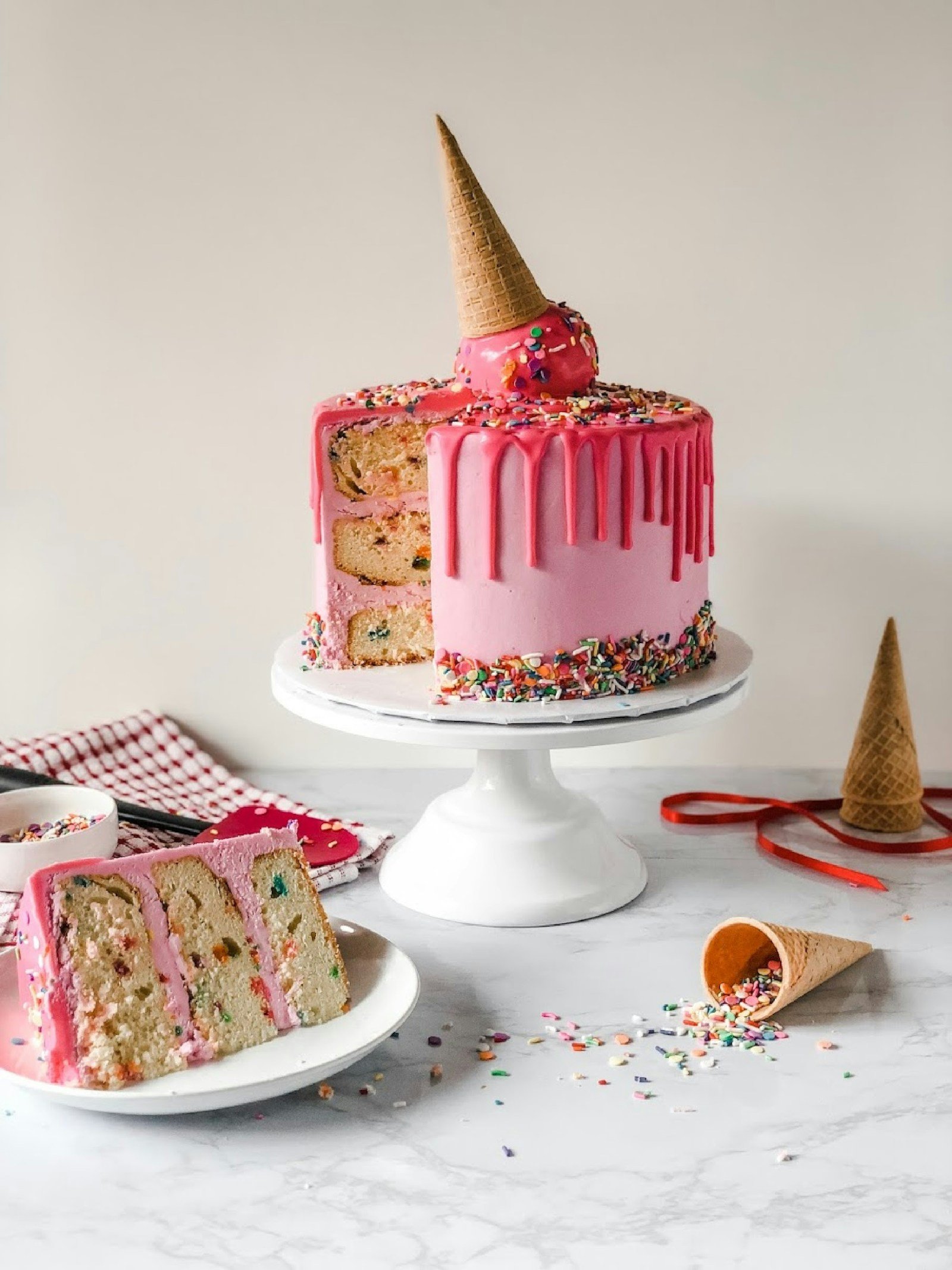 Pinata Mini Heart Cake